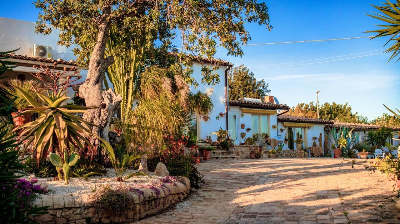 Poggio Bellavista Bed & Breakfast Sampieri Exterior photo