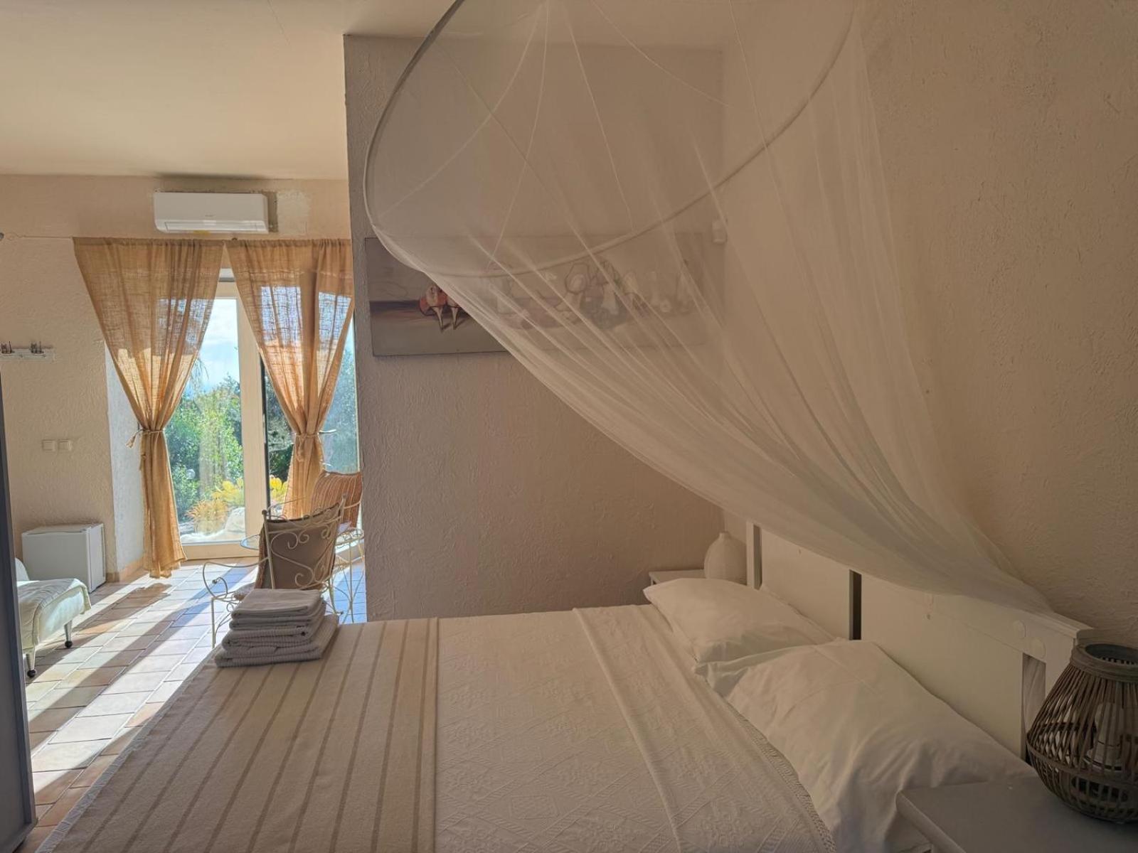 Poggio Bellavista Bed & Breakfast Sampieri Exterior photo